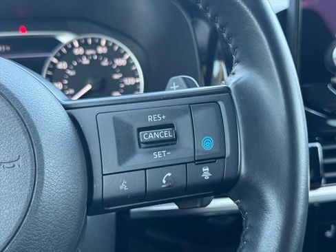 Certified 2025 Nissan Pathfinder SV FWD image 19