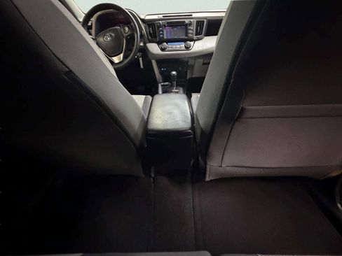 Used 2013 Toyota RAV4 XLE image 22