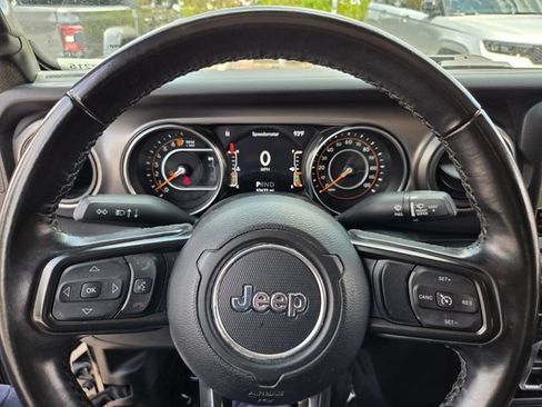 Used 2022 Jeep Gladiator Sport AWD/4WD image 25