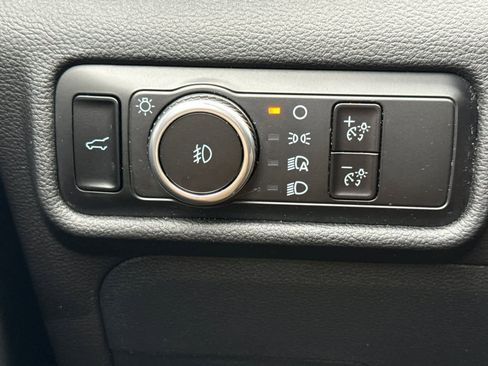 Used 2023 Ford Explorer XLT w/ Equipment Group 202A image 30