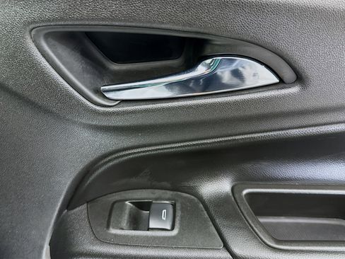 Used 2020 Chevrolet Equinox LT image 30