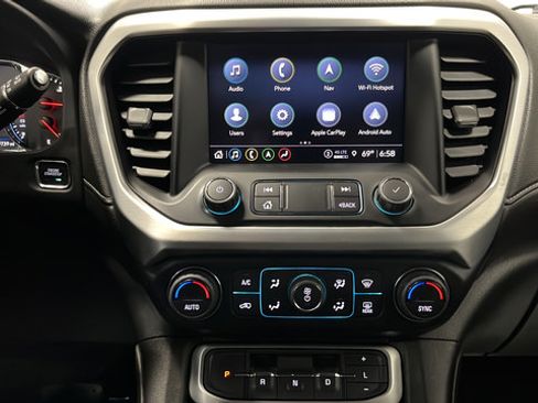 Used 2023 GMC Acadia SLT w/ GMC Pro Grade Package AWD/4WD image 13