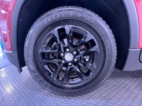 Used 2020 Chevrolet Traverse LT w/ Driver Confidence II Package image 10