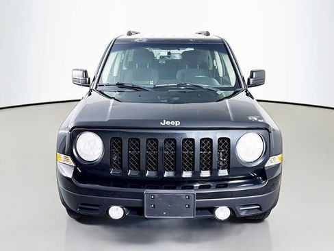Used 2014 Jeep Patriot Latitude image 2