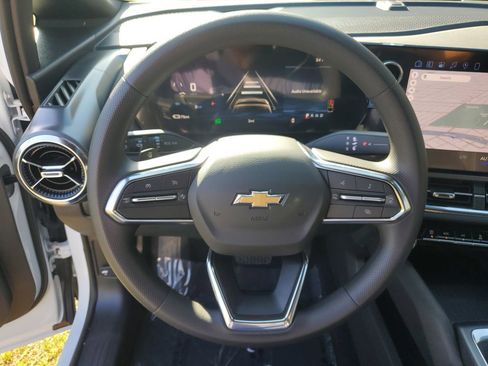 New 2026 Chevrolet Equinox EV LT image 25