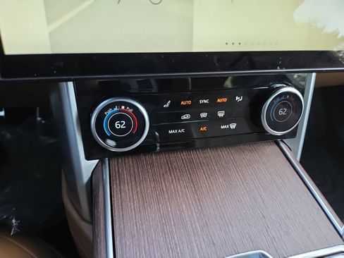 Certified 2023 Land Rover Range Rover SE AWD/4WD image 26