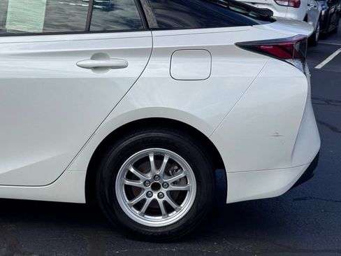Used 2016 Toyota Prius Three w/ Advanced Technology Package FWD image 35