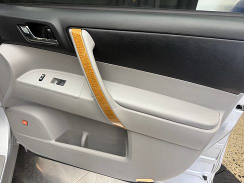 Used 2008 Toyota Highlander Limited image 30