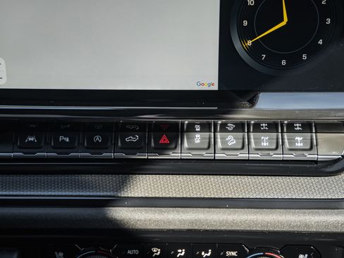 Used 2024 Chevrolet Silverado 1500 ZR2 w/ Technology Package image 31