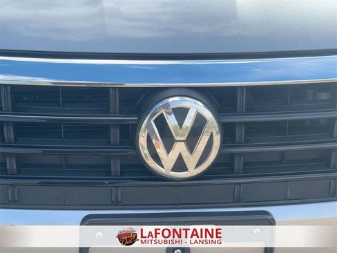 Used 2021 Volkswagen Jetta R-Line w/ R-Line Cold Weather Package image 9