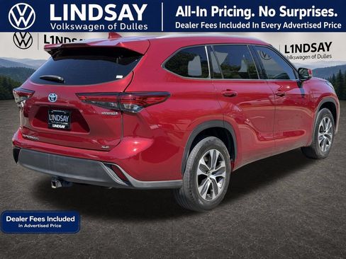 Used 2022 Toyota Highlander XLE FWD image 7