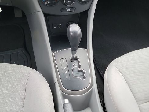 Used 2017 Hyundai Accent SE image 17