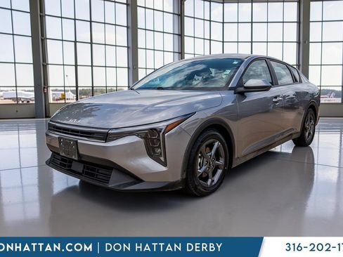 Used 2025 Kia K4 FWD image 29