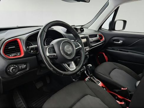 Used 2018 Jeep Renegade Trailhawk AWD/4WD image 9