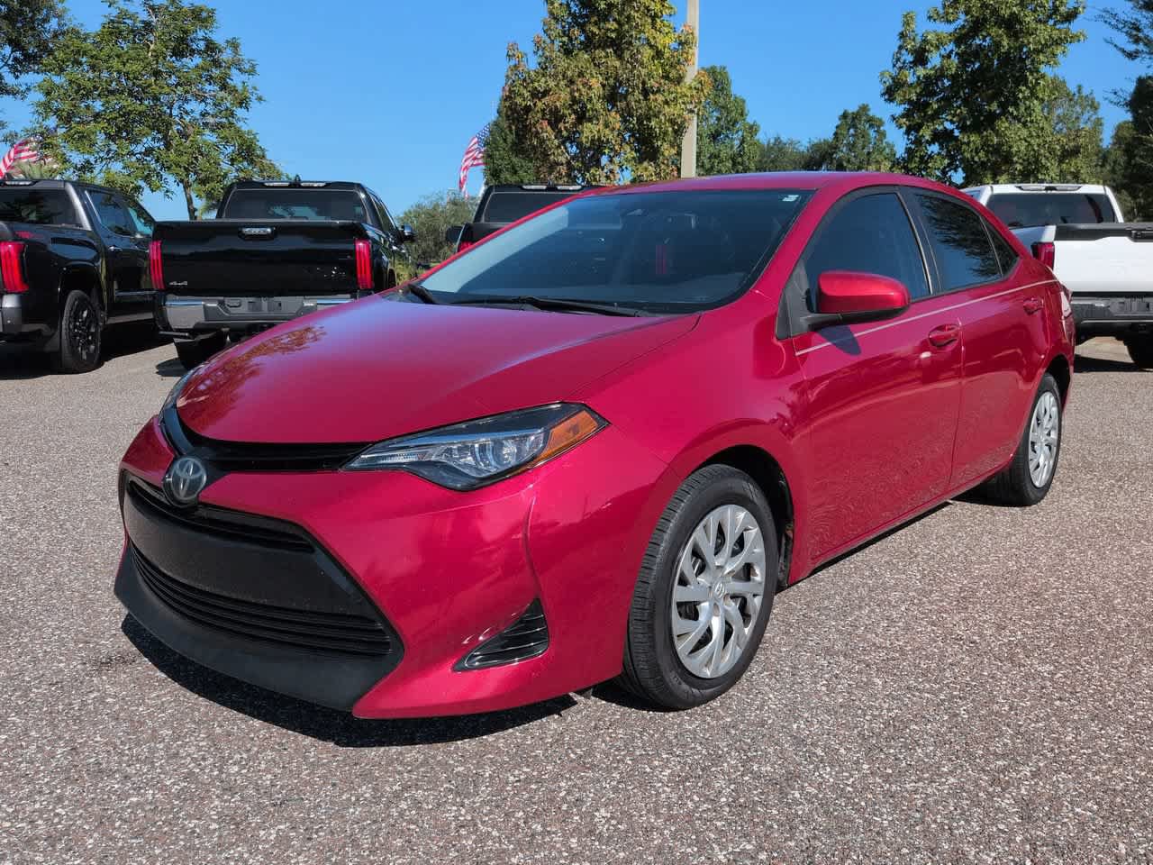Used 2018 Toyota Corolla LE FWD image 2