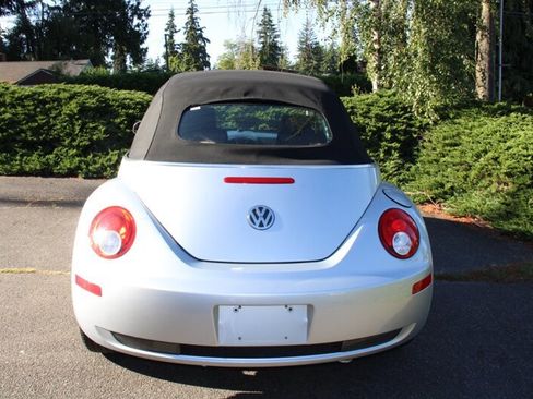 Used 2006 Volkswagen Beetle Convertible w/ Package 1 FWD image 14