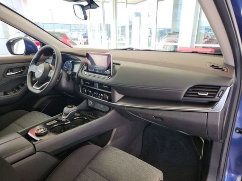 Used 2023 Nissan Rogue SV image 25