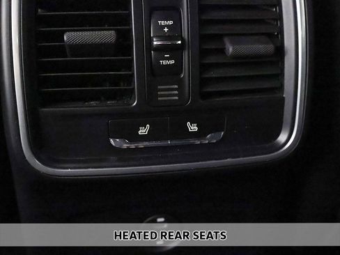 Used 2022 Porsche Macan image 8