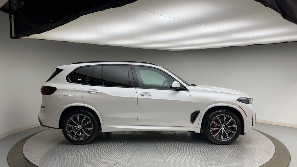 Used 2024 BMW X5 xDrive40i w/ M Sport Package AWD/4WD image 9