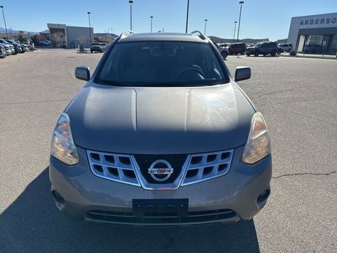 Used 2013 Nissan Rogue SV w/ Premium Pkg image 2
