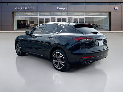 Used 2023 Maserati Levante GT AWD/4WD image 5