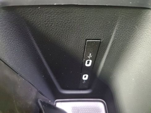 New 2025 Volkswagen Tiguan SE image 25