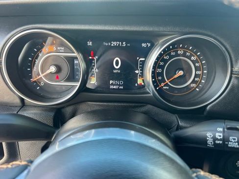 Used 2021 Jeep Wrangler Unlimited Sahara AWD/4WD image 17