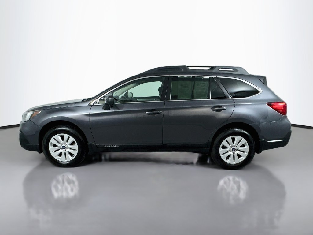 Used 2018 Subaru Outback 2.5i Premium w/ Popular Package #1 AWD/4WD image 10