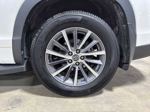 Used 2017 Toyota Highlander XLE w/ Protection Package #3 image 10