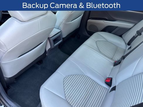 Used 2022 Toyota Camry SE FWD image 16