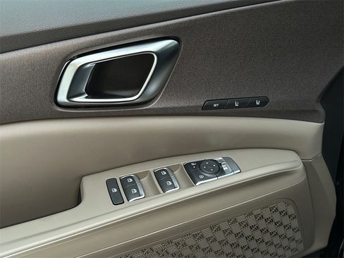 New 2026 Kia Carnival EX image 17