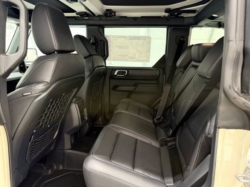 New 2025 Ford Bronco Badlands w/ Sasquatch Package image 18