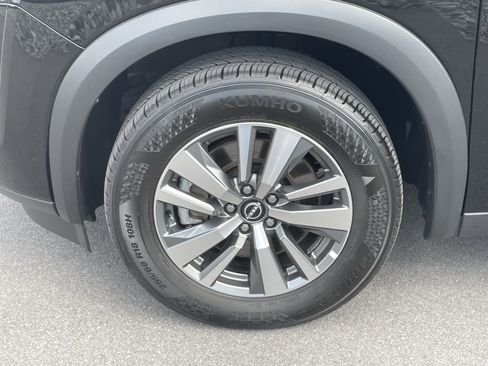 Used 2025 Nissan Pathfinder SL AWD/4WD image 11