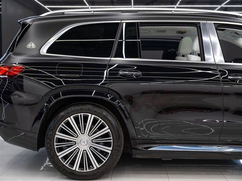 Used 2022 Mercedes-Benz Maybach GLS 600 4MATIC image 10