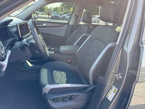 Certified 2025 Volkswagen Atlas Peak Edition SE AWD/4WD image 16