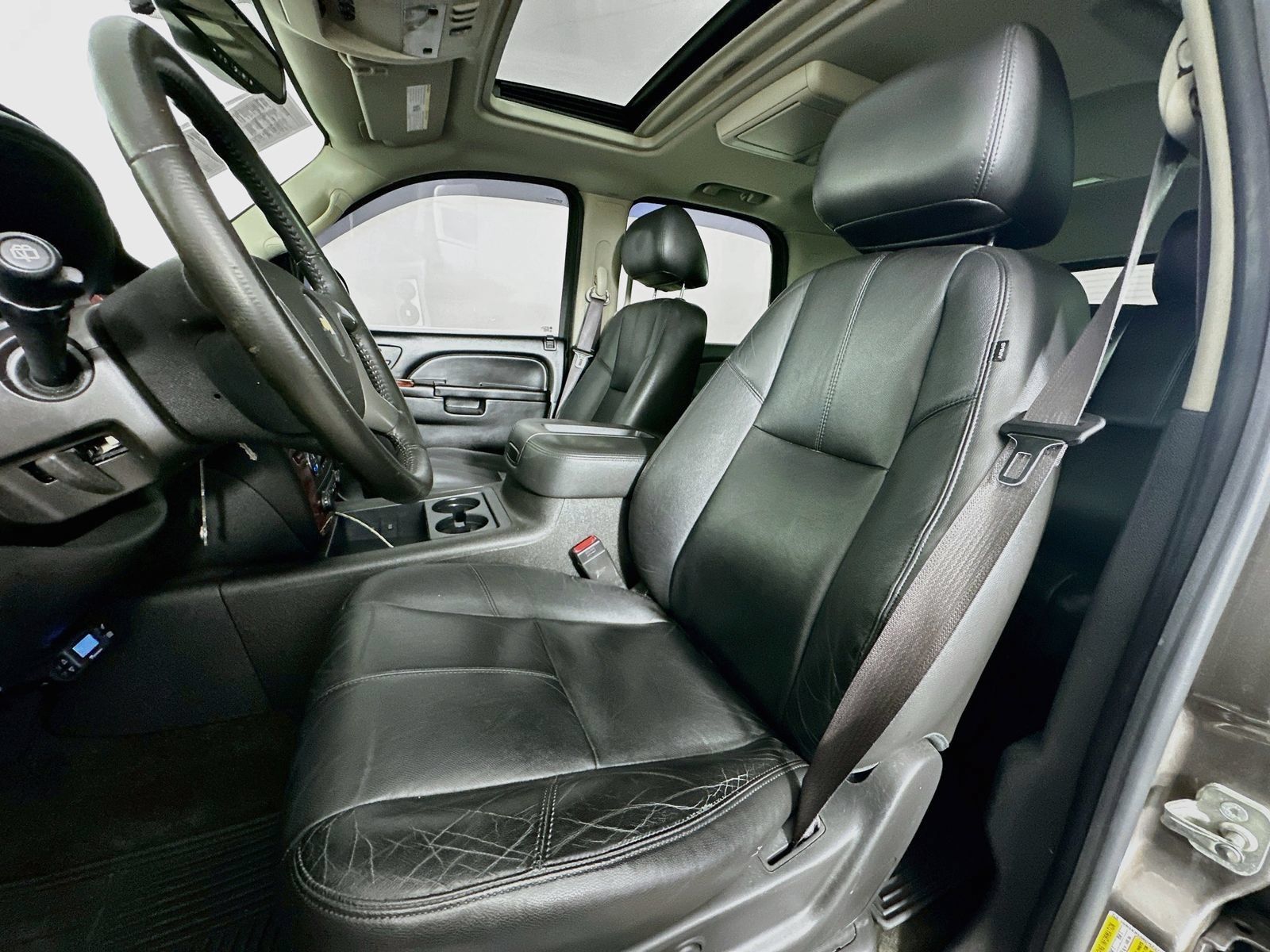 Used 2013 Chevrolet Tahoe LT w/ Luxury Package AWD/4WD image 22