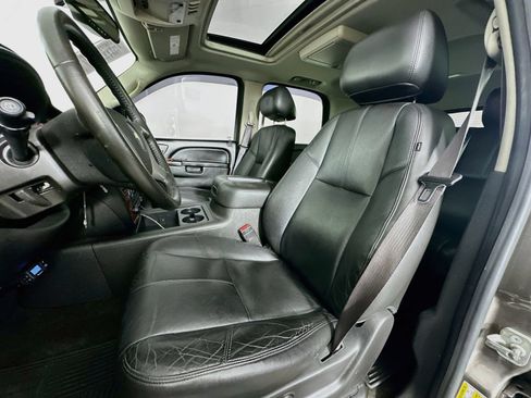 Used 2013 Chevrolet Tahoe LT w/ Luxury Package AWD/4WD image 22