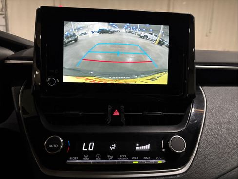 Used 2025 Toyota Corolla LE FWD image 11