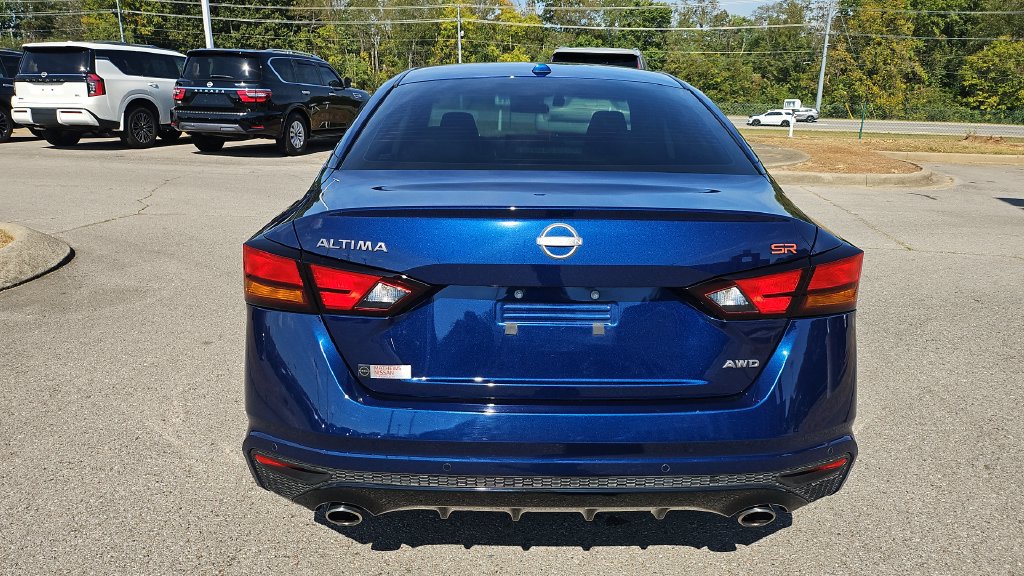 Certified 2024 Nissan Altima 2.5 SR w/ SR Premium Package AWD/4WD image 17