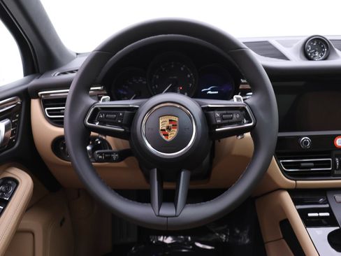 Used 2026 Porsche Macan AWD/4WD image 21