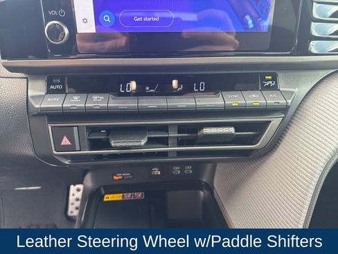 Used 2025 Toyota Camry SE image 21