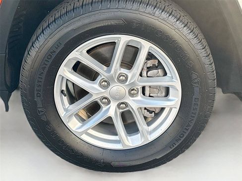 Used 2023 Jeep Grand Cherokee L Laredo w/ Luxury Tech Group I image 34