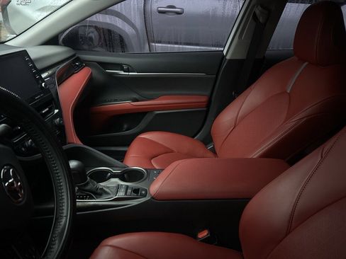 Used 2023 Toyota Camry XSE image 10