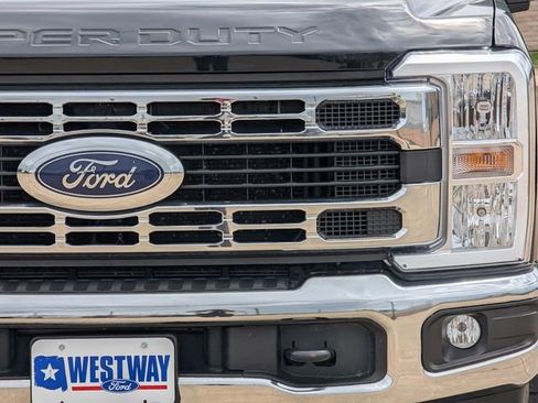 Used 2024 Ford F250 XLT w/ FX4 Off-Road Package AWD/4WD image 8