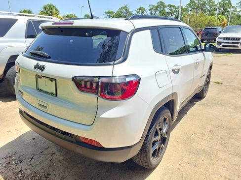 Certified 2026 Jeep Compass Latitude AWD/4WD image 10