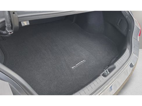Certified 2025 Hyundai Elantra Sport FWD image 10