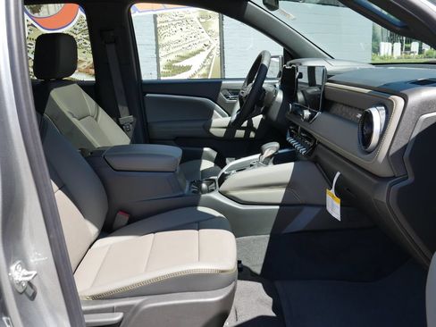 New 2026 Chevrolet Colorado ZR2 w/ Technology Package AWD/4WD image 9