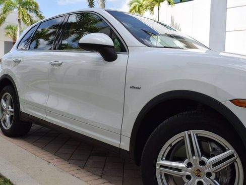 Used 2014 Porsche Cayenne Diesel Platinum Edition AWD/4WD image 16