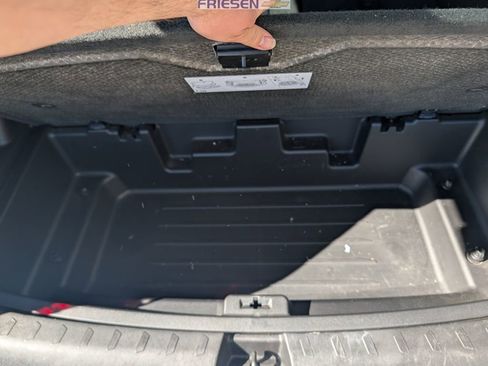 Used 2018 Chevrolet Traverse High Country image 27