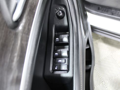 Used 2022 Jeep Grand Cherokee Limited 4xe image 7